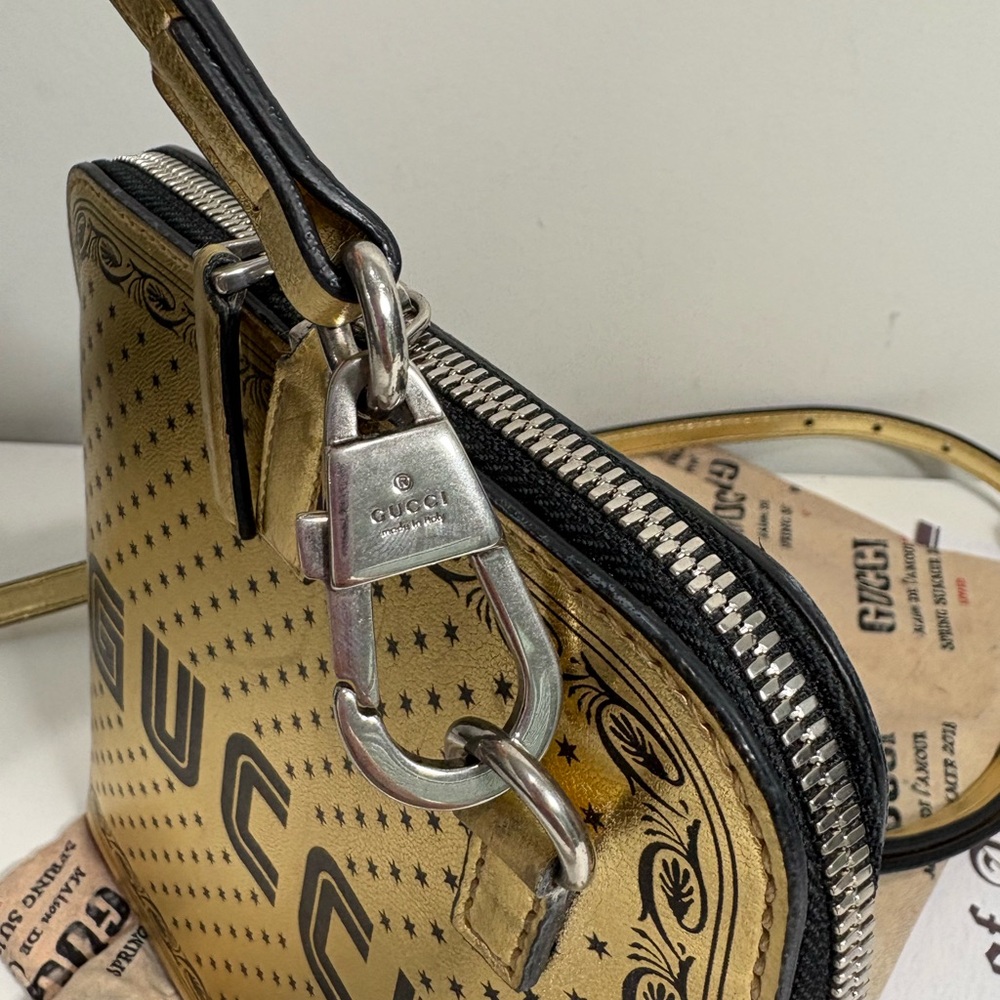 Authentic GUCCI  GUCCY  Sega collab gold dome Crossbody bag w/ cert & duster - Picture 7 of 13